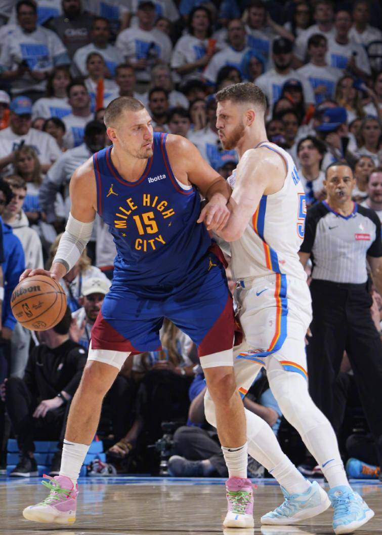 九游APP-利物浦在比赛中受伤退赛，约基奇主帅表示担忧