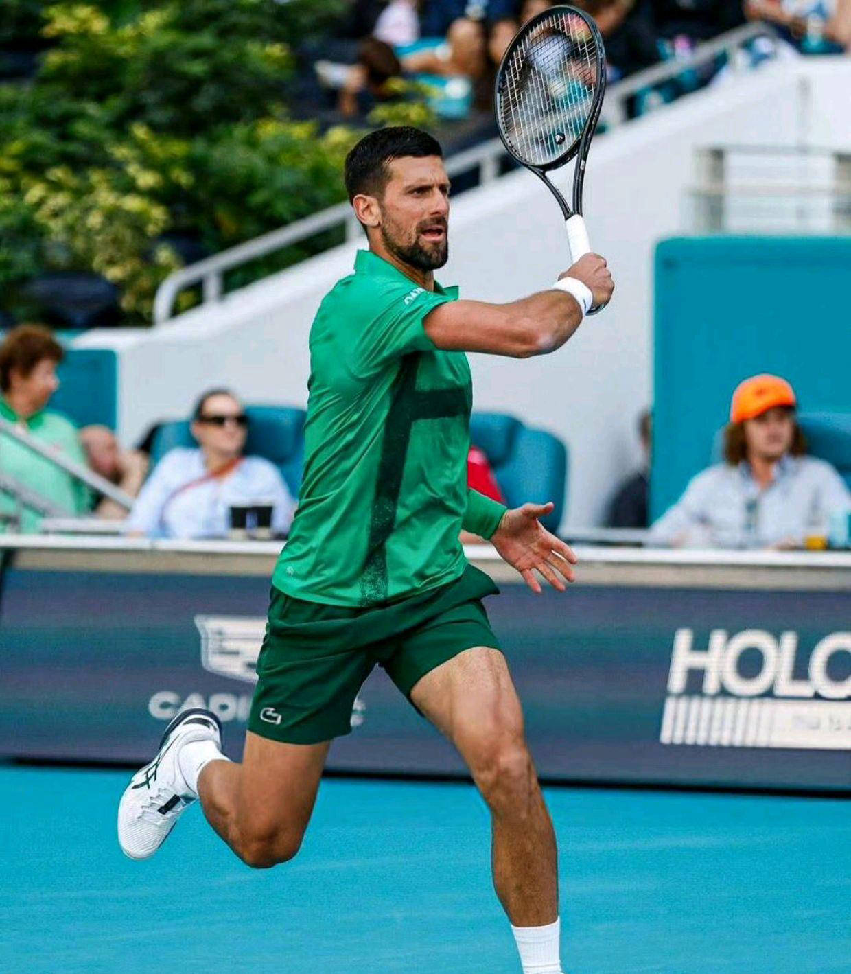 九游游戏中心-德约科维奇强势横扫巴萨晋级半决赛，状态火热！