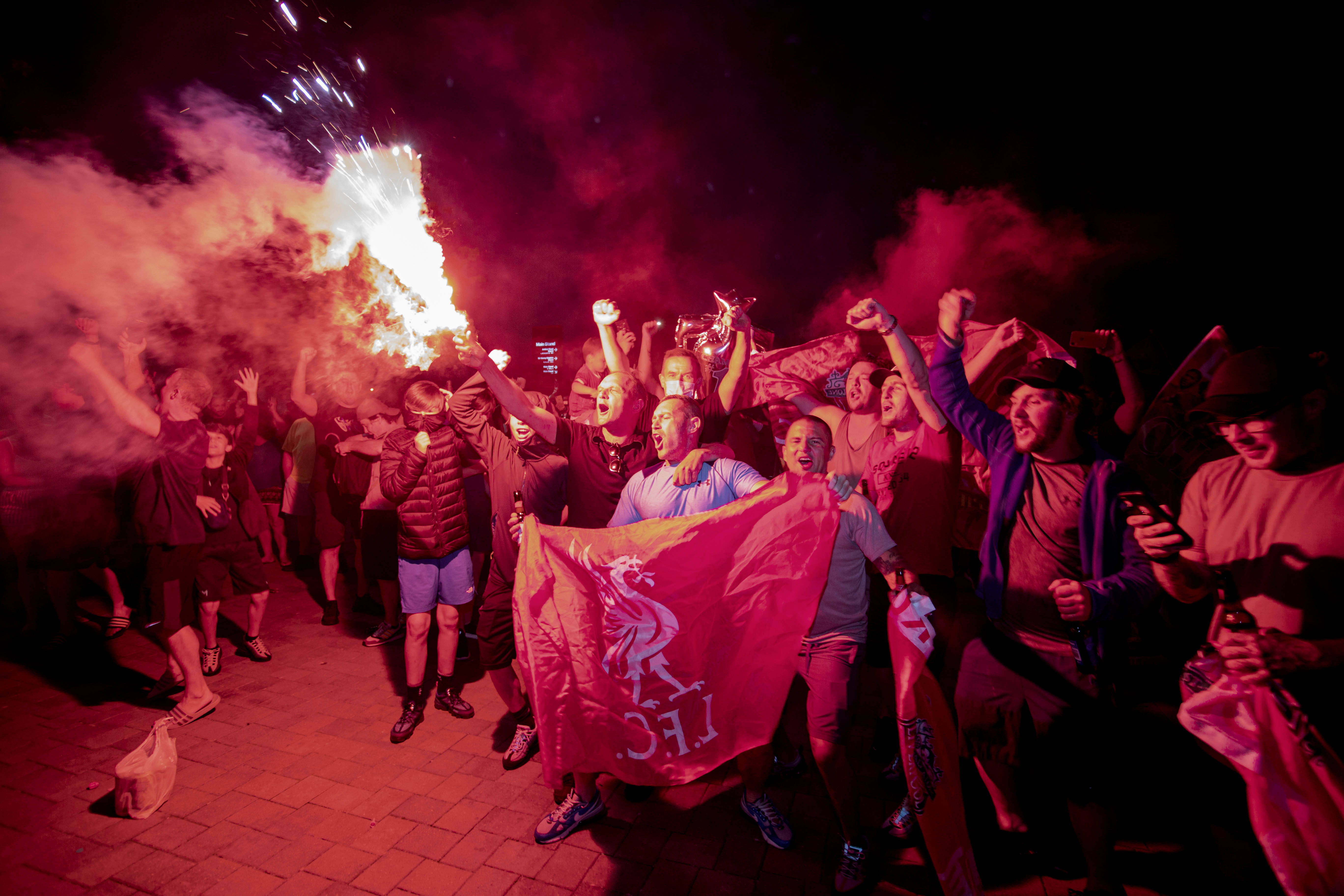 九游游戏中心-浓眉回归首秀大放异彩，利物浦主场球迷高呼名字