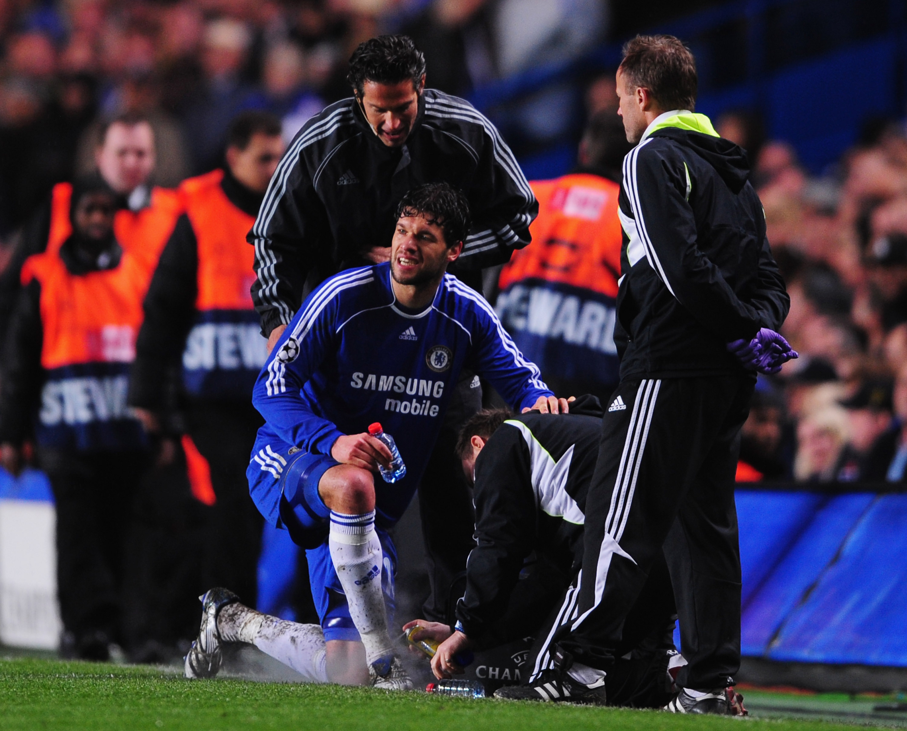 ios版下载-F1车队刷新世界纪录，利物浦教练激动落泪